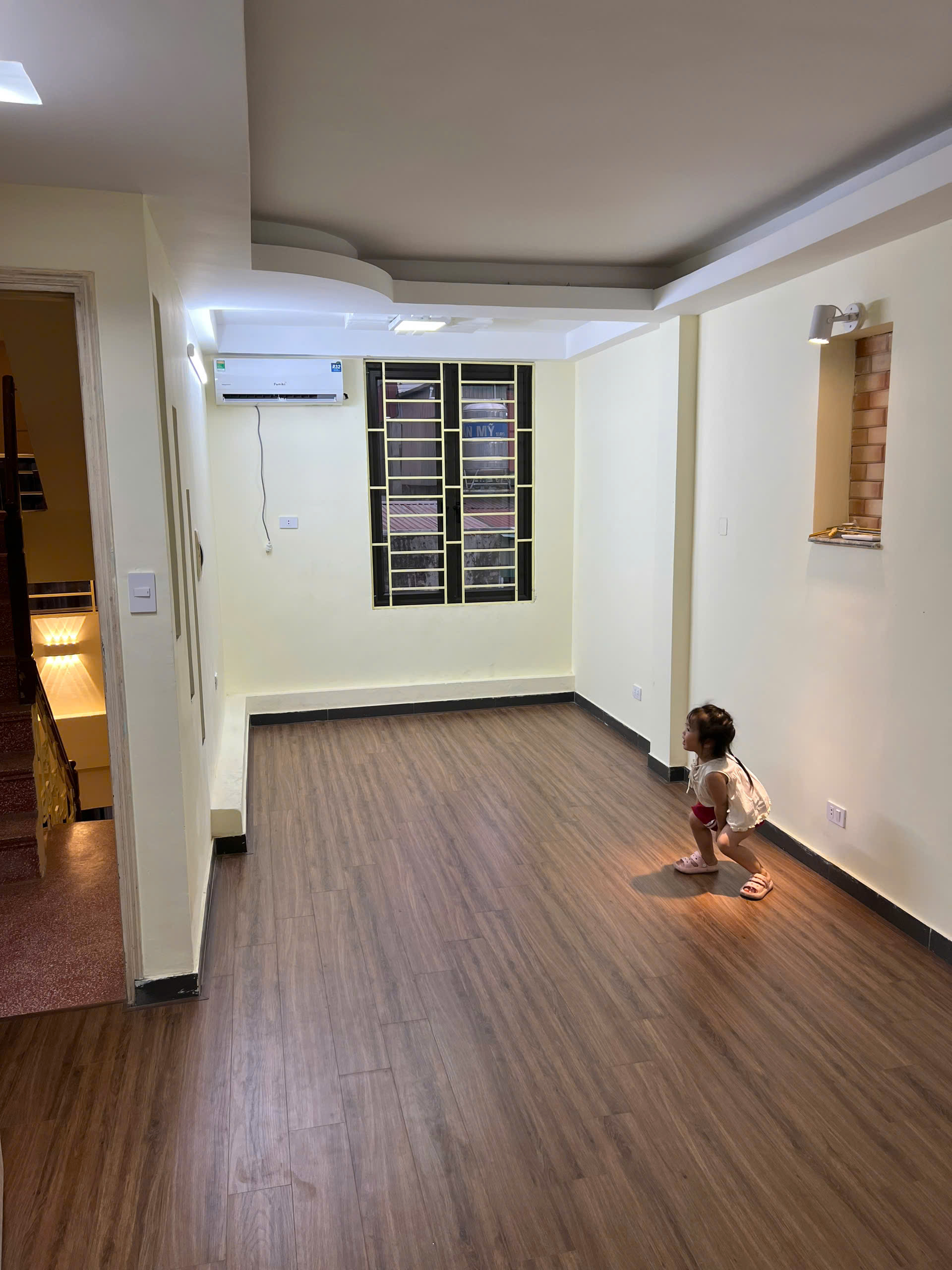 Cho thuê nhà ngõ Thịnh Quang, 5 tầng x 40m2, 3 ngủ khép kín, 15m ô tô, 14 triệu - Ảnh 1